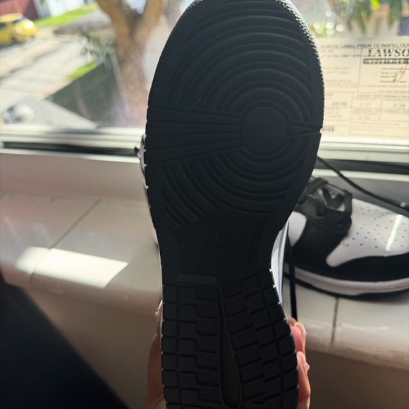 Nike Panda Dunks - Picture 4 of 7